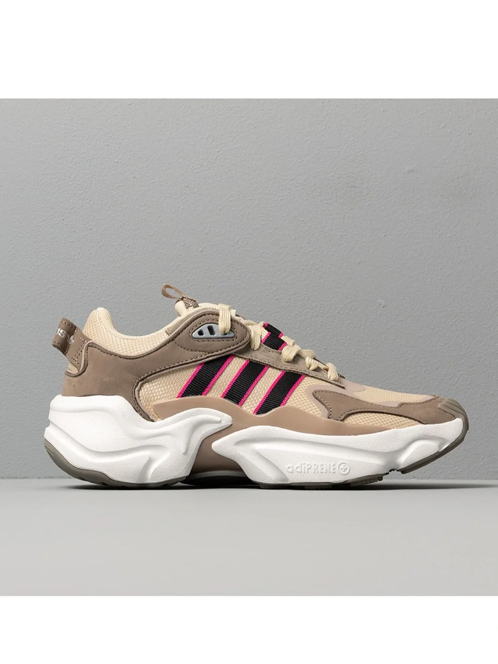 Adidas Wmns Magmur Runner Sneakers Desert Sand size 5.5 NWT